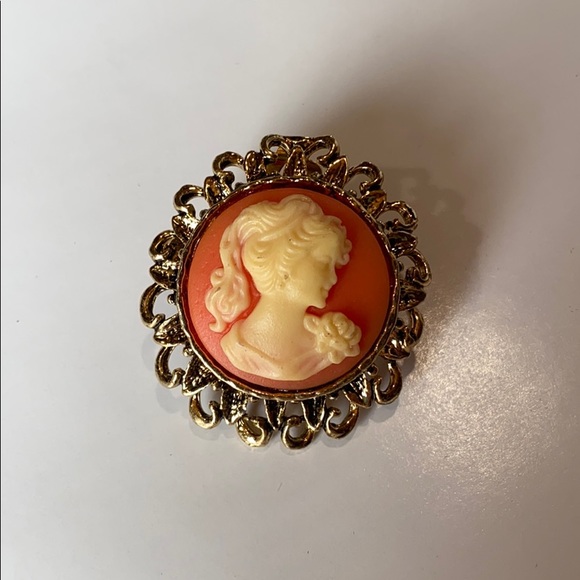 Vintage Clip On Faux Cameo Earrings - Picture 2 of 5